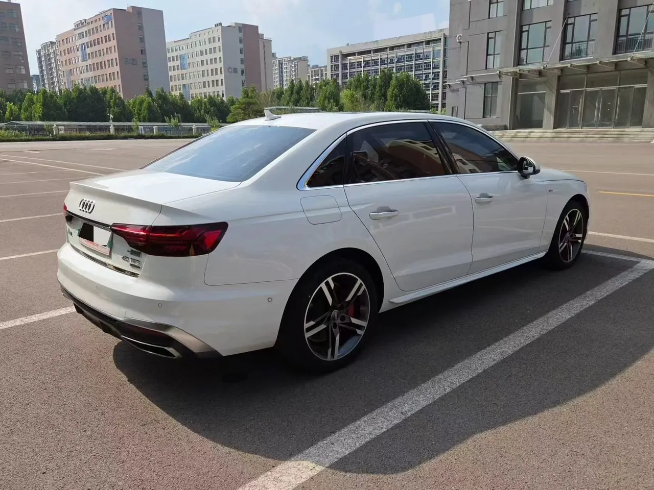 Audi 2020 A4L 2.0TFSI 40TFSI Quattro Deluxe Dynamic Automatic 4