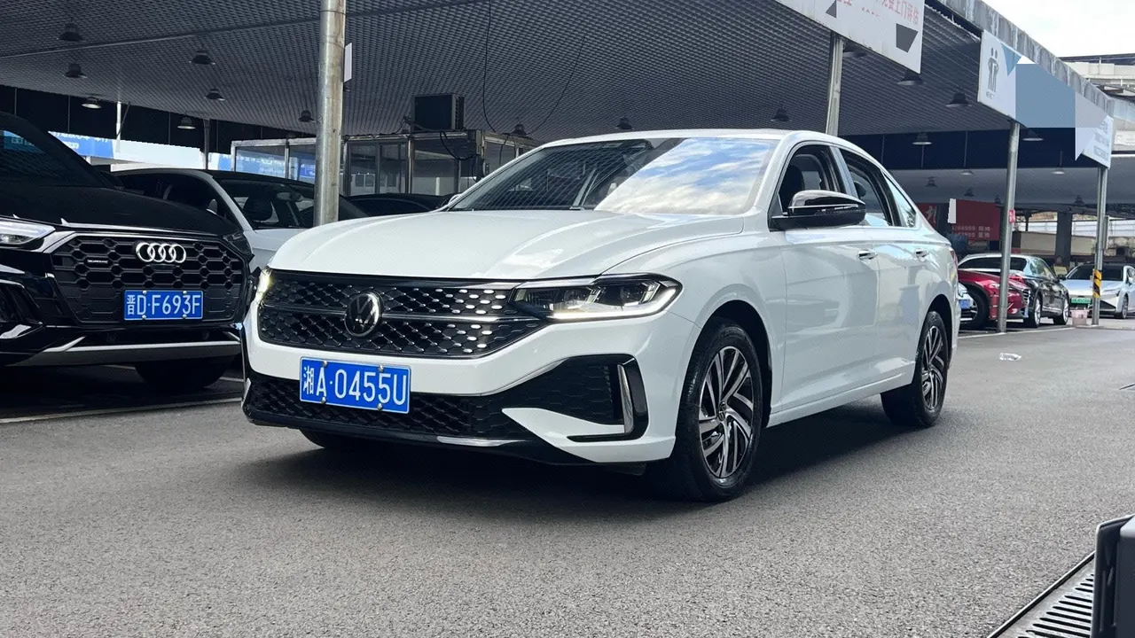 Open image lightbox: Volkswagen 2023 LaVida 1.5TSI 300TSI Star Full Escape Automatic Gear