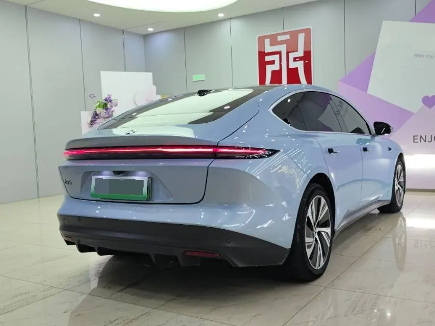 NIO 2022 ET5 75kWh automatic gear 4