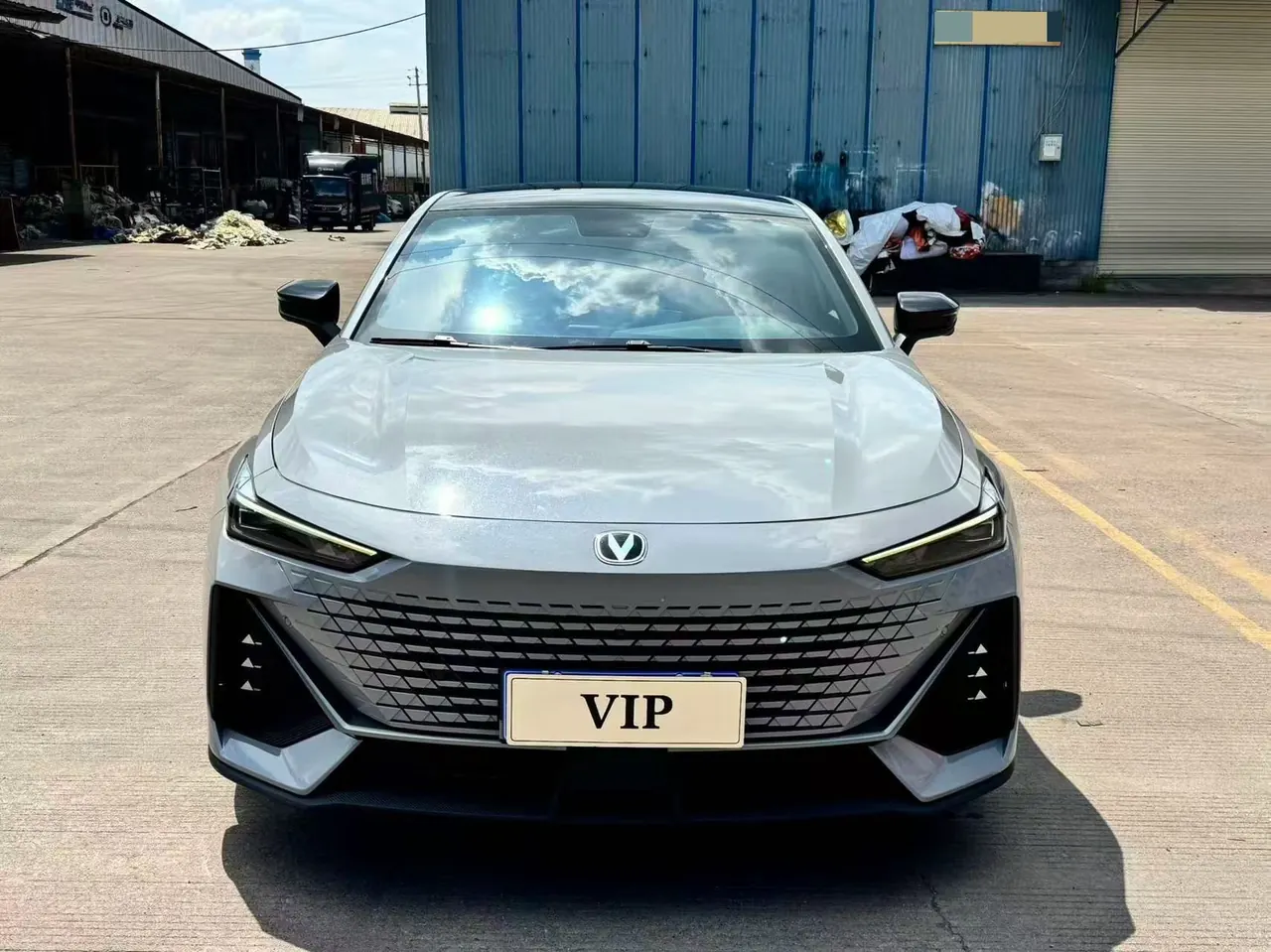 ChangAn 2022 UNI-V 1.5T honorable automatic gear 2