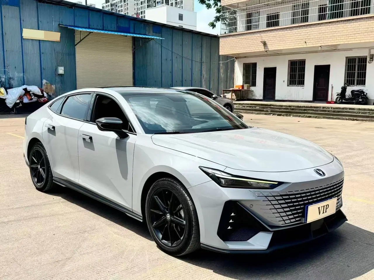 ChangAn 2022 UNI-V 1.5T honorable automatic gear 3