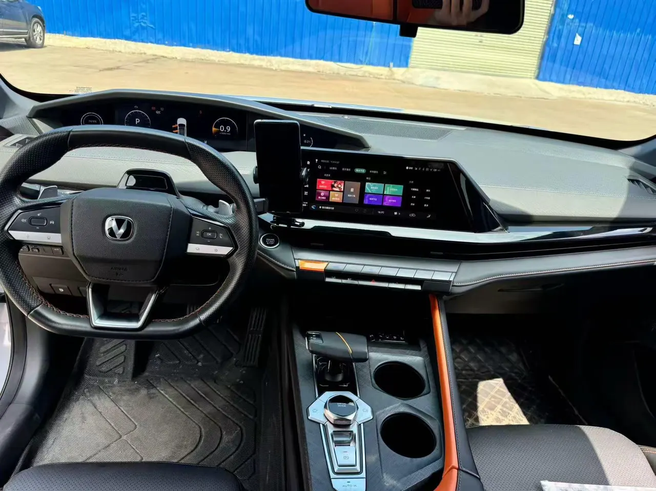 ChangAn 2022 UNI-V 1.5T honorable automatic gear 9