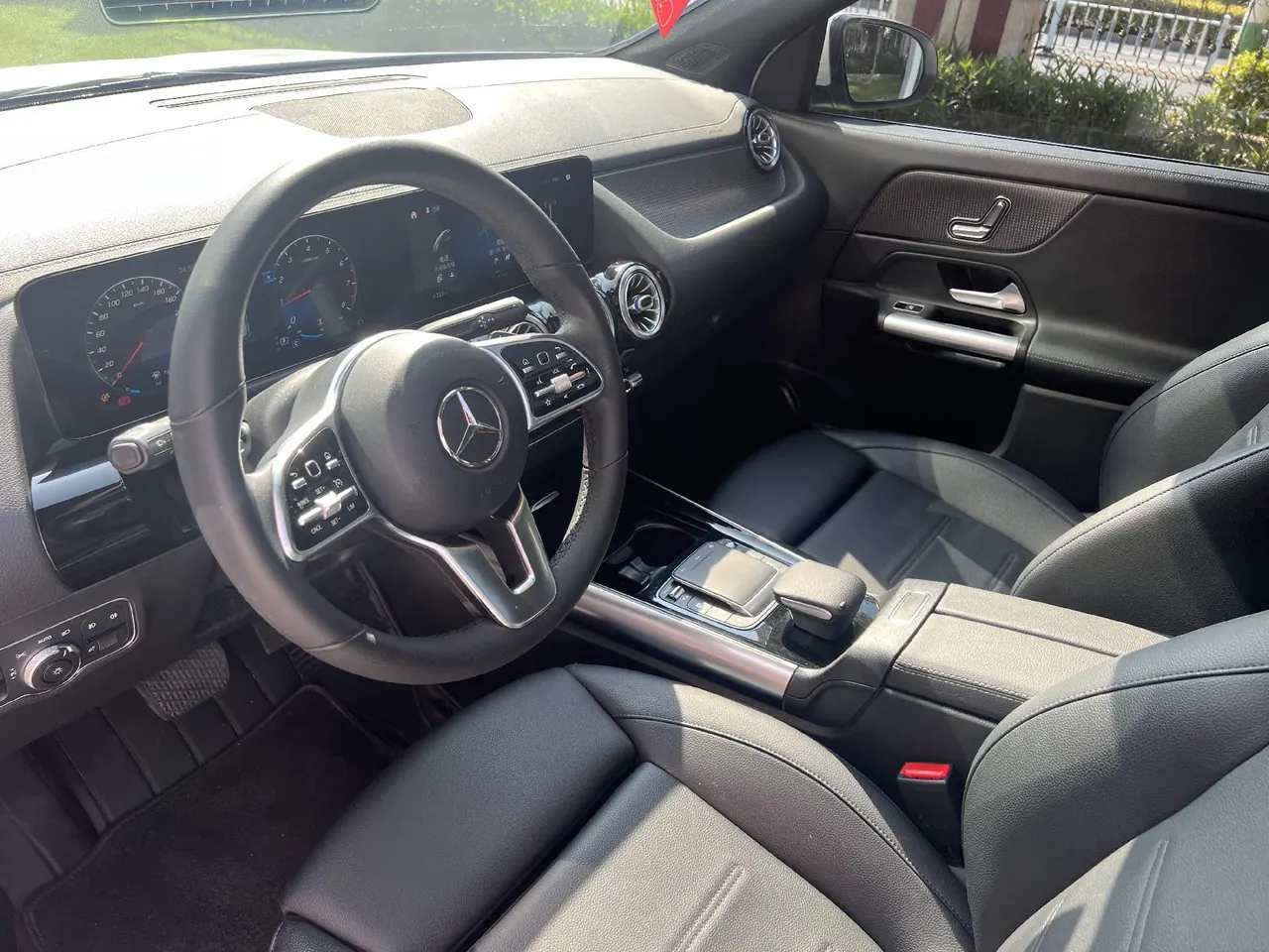 Mercedes Benz 2020 GLA 200 1.3T automatic gear 4