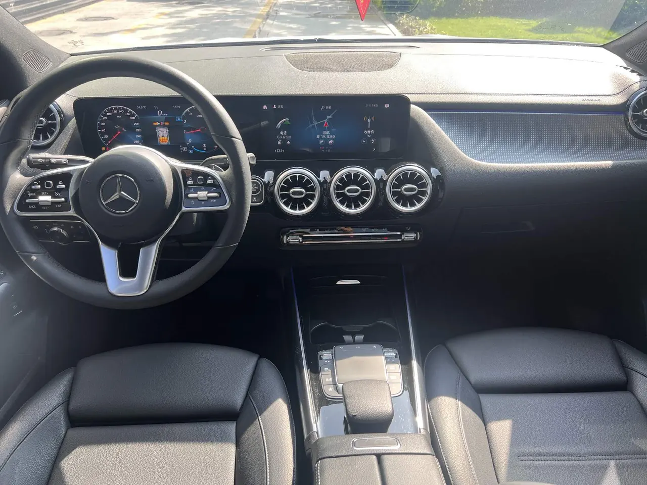 Mercedes Benz 2020 GLA 200 1.3T automatic gear 5