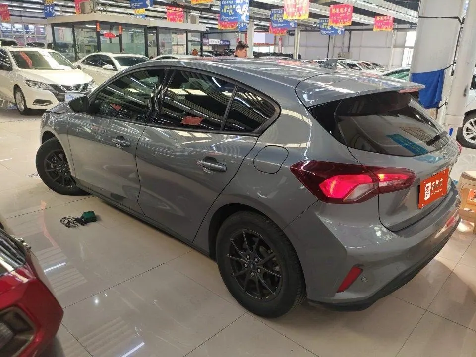Ford 2022 Fox-hatchback 1.5T EcoBoost 180 Racing Edition Automatic Gear 2