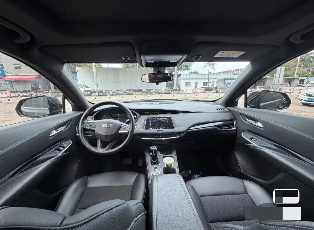 Cadillac 2022 XT4 48V 2.0T 28T Two-Drive Fashion Automatic Gear 3