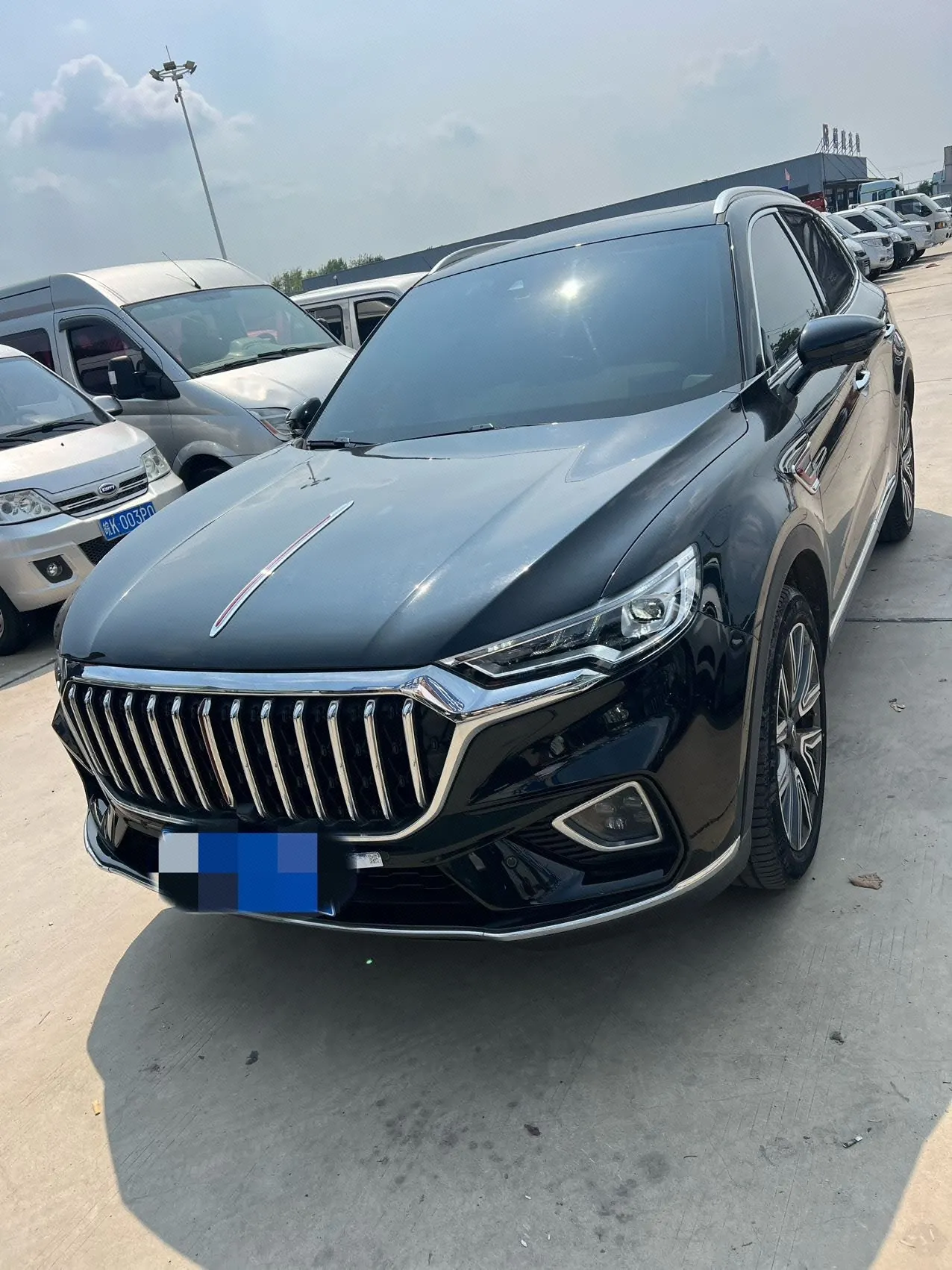 打开图片灯箱:HongQi 2022 HS5 2.0T 4-wheel drive smart flag collar version automatic gear