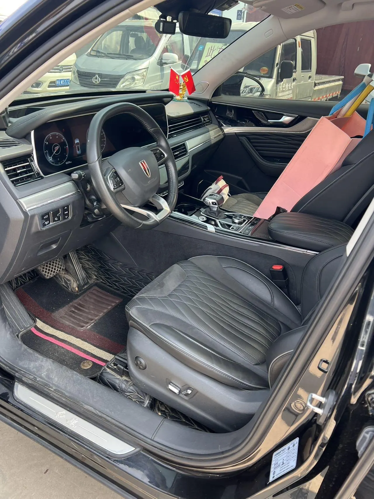 HongQi 2022 HS5 2.0T 4-wheel drive smart flag collar version automatic gear 3