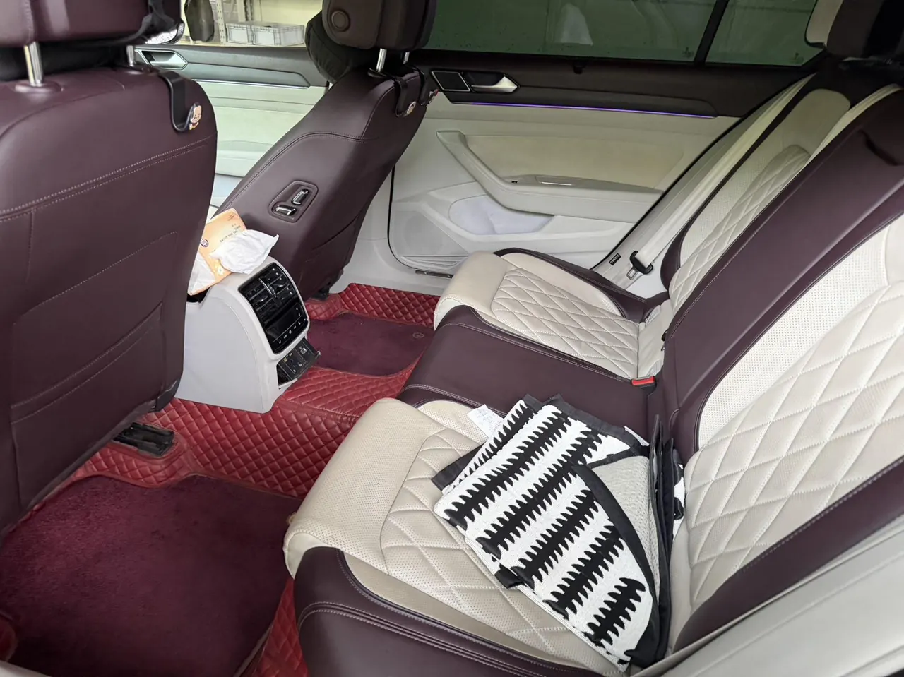 Volkswagen 2020 Magotan 2.0TSI 380TSI flagship automatic gear 4