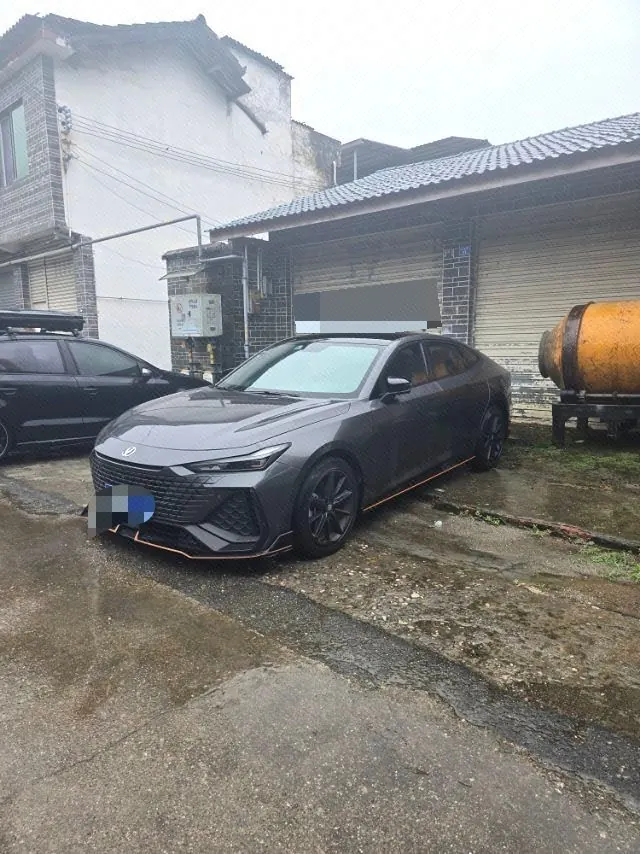 Open image lightbox: ChangAn 2022 UNI-V 2.0T Front Speed Edition Automatic Gear