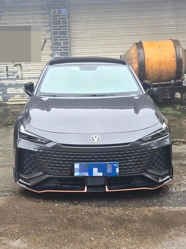 ChangAn 2022 UNI-V 2.0T Front Speed Edition Automatic Gear 2