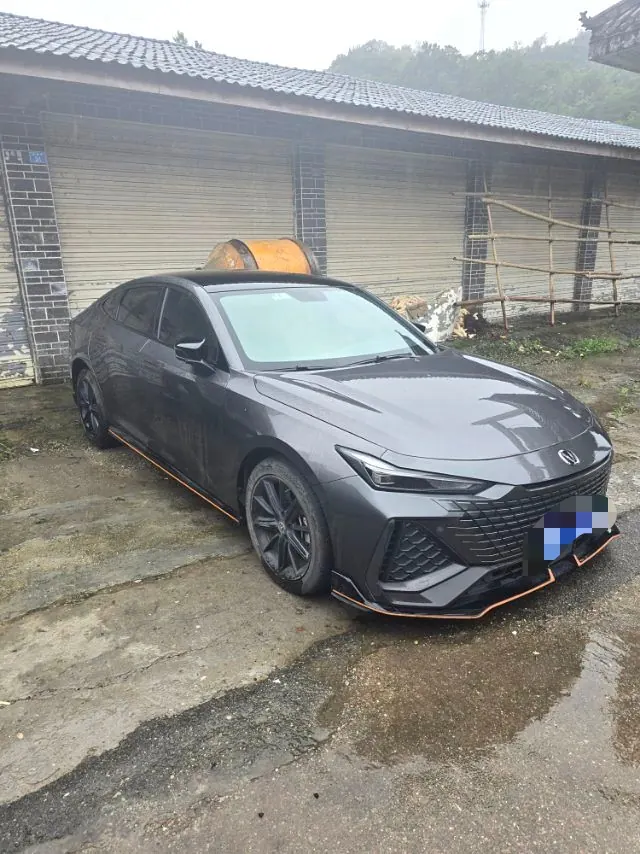 ChangAn 2022 UNI-V 2.0T Front Speed Edition Automatic Gear 3
