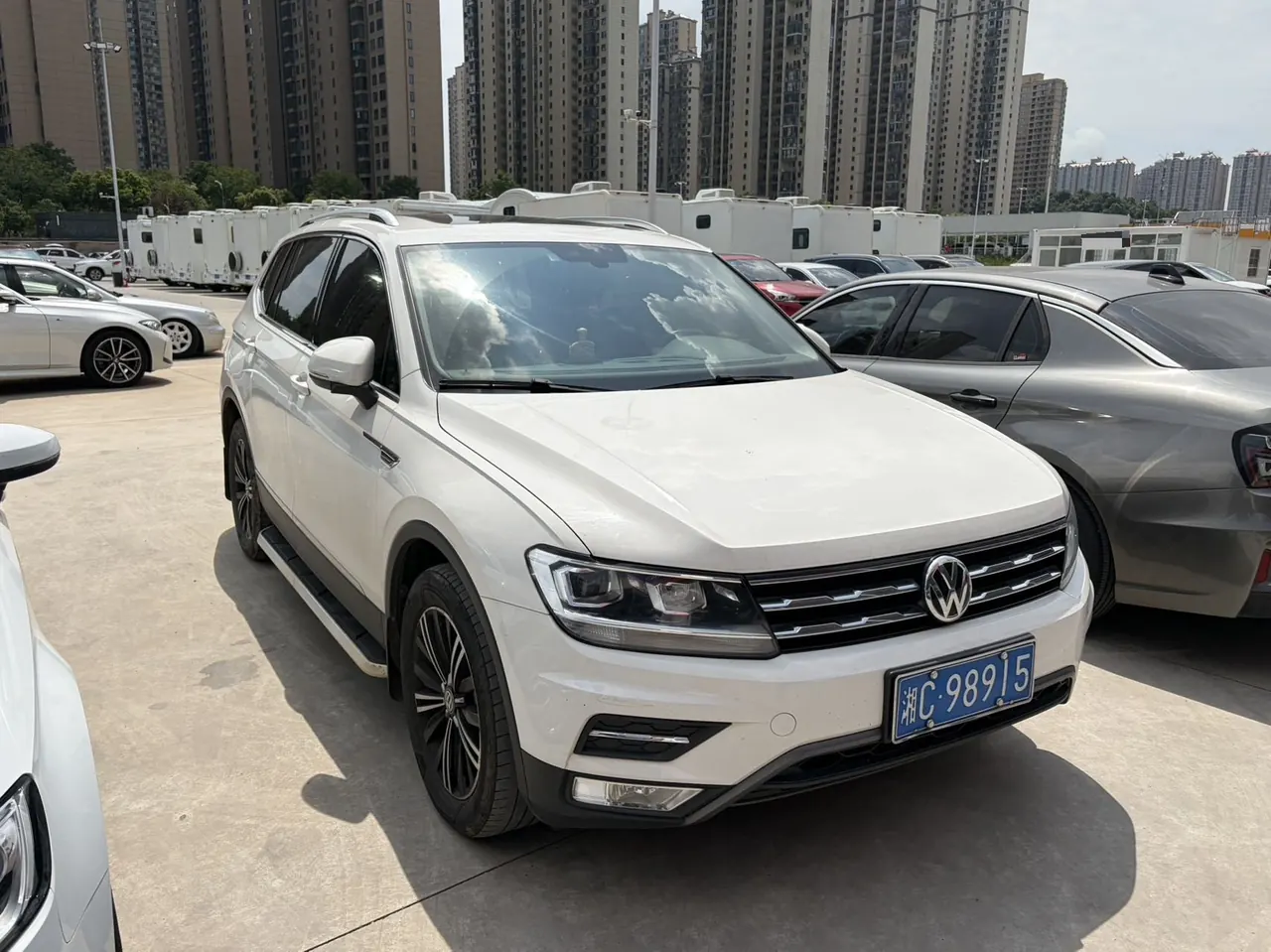 Volkswagen 2020 Tiguan L 2.0TSI 330TSI Two-Drive Panoramic Comfort Edition Automatic Gear 3
