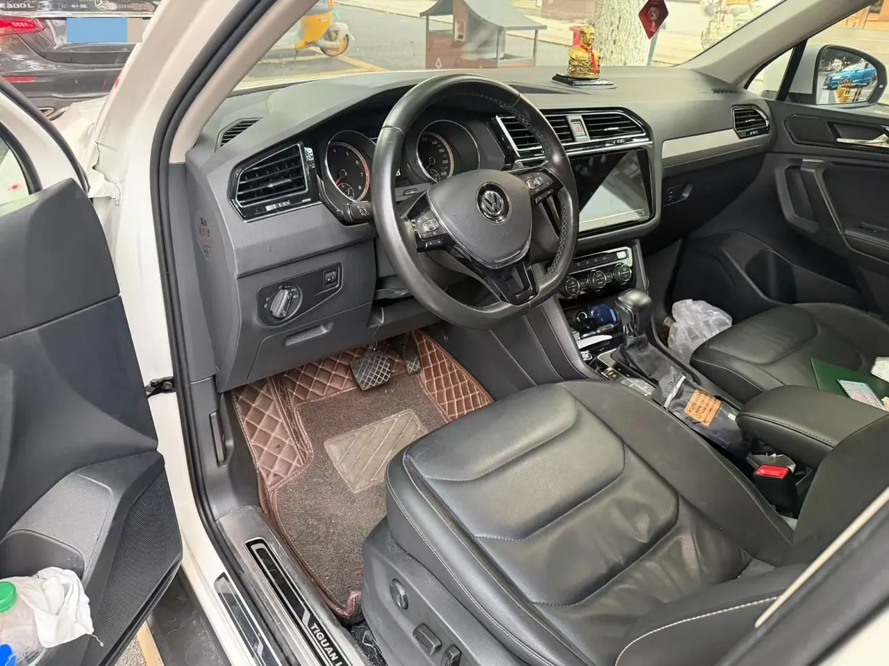 Volkswagen 2020 Tiguan L 2.0TSI 330TSI Two-Drive Panoramic Comfort Edition Automatic Gear 7
