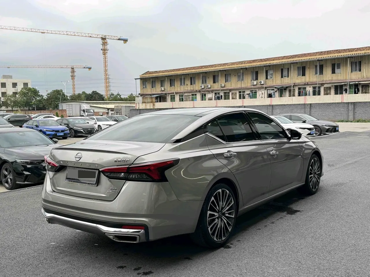 Nissan 2022 Teana 2.0T Stepless XL Enjoying Automatic Gear 5