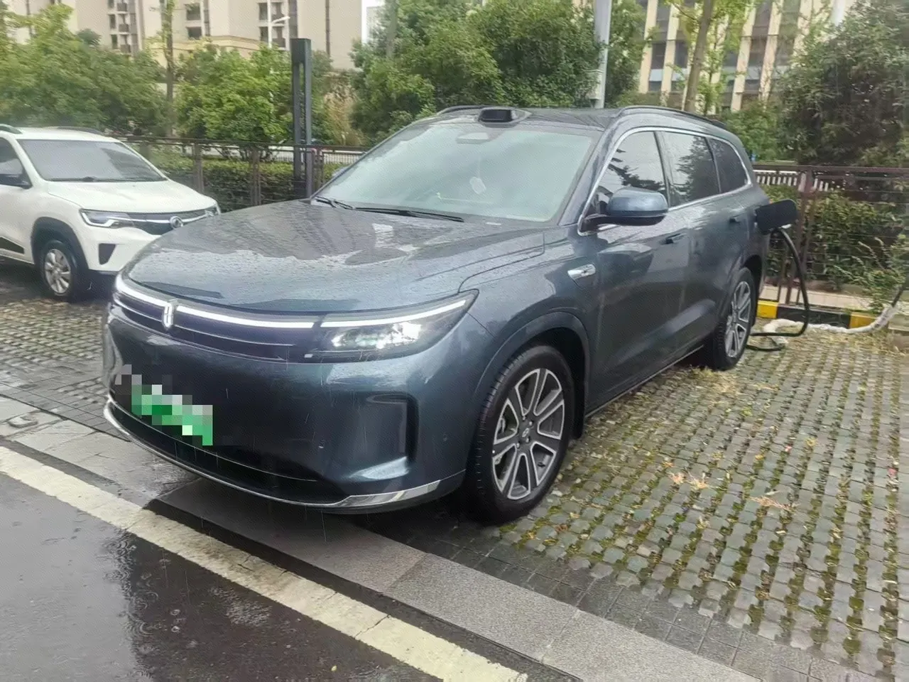 Open image lightbox: AITO 2024 AITO M7 Smart Drive Rear Drive Ultra Edition 5-seat Automatic Gear