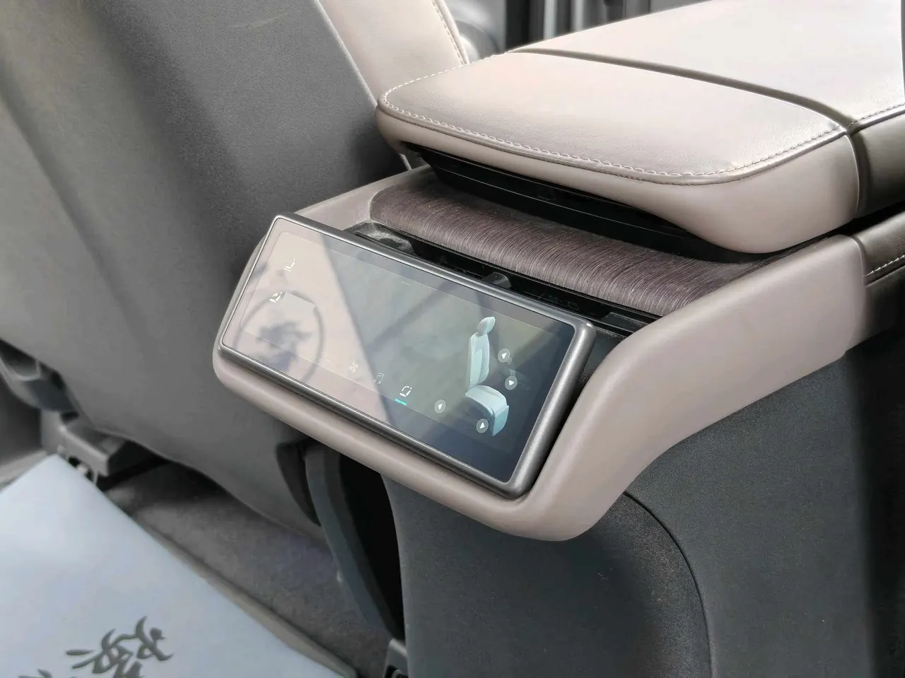NIO 2022 ES7 75kWh automatic 5