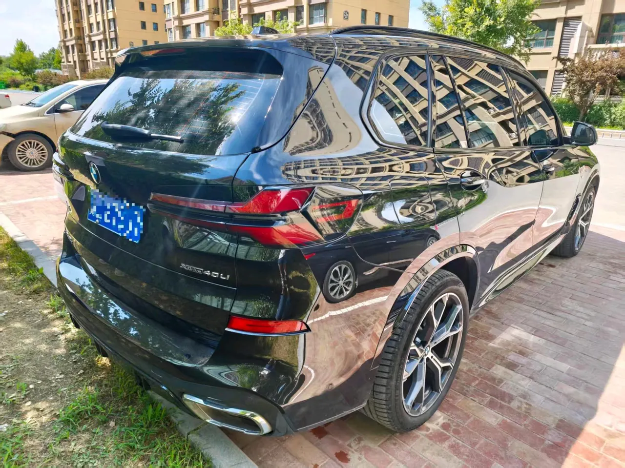 BMW 2023 X5 xDrive30Li 48V 2.0T exclusive m sports obsidian night suit automatic gear 6