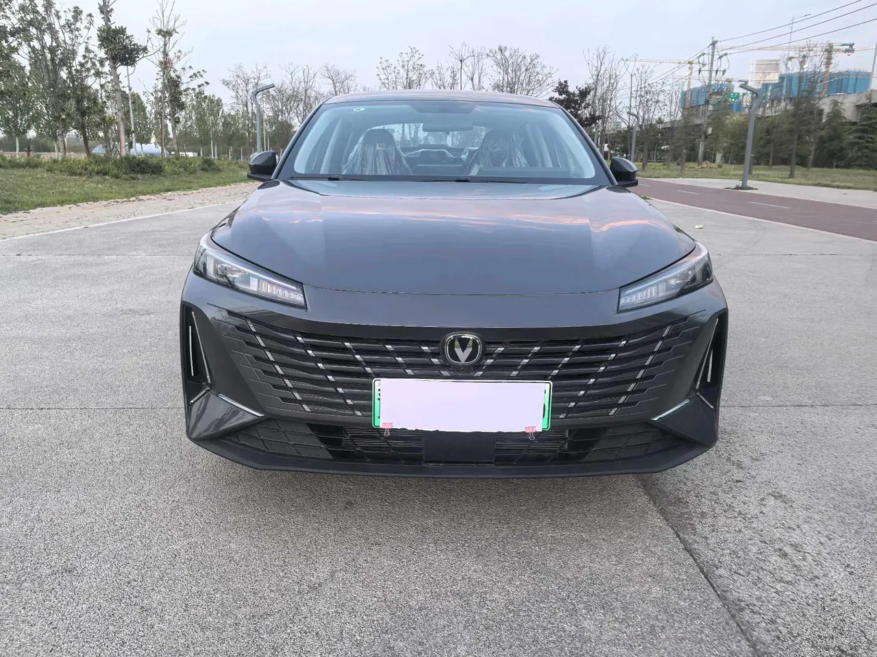 ChangAn Yidong New Energy 2025 Yidong PHEV 1.5 Stepless Smart New Blue Whale 145KM Battleship Edition Automatic Gear 2