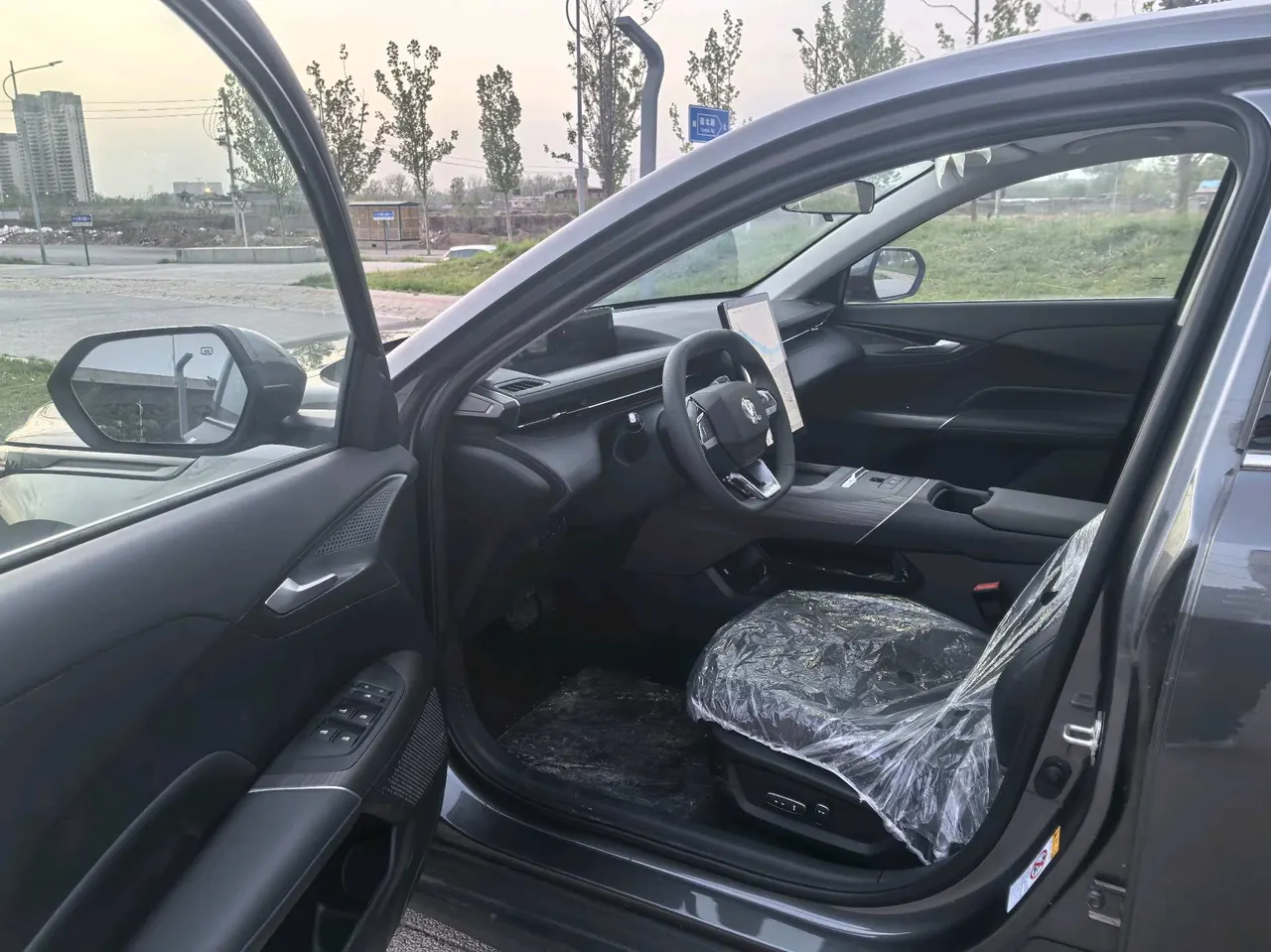 ChangAn Yidong New Energy 2025 Yidong PHEV 1.5 Stepless Smart New Blue Whale 145KM Battleship Edition Automatic Gear 7