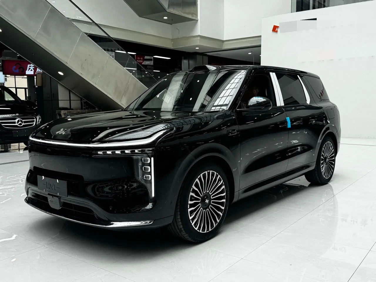 Open image lightbox: IM 2026 IM LS8 66 Ultra Luxury Six-seat Automatic Gear
