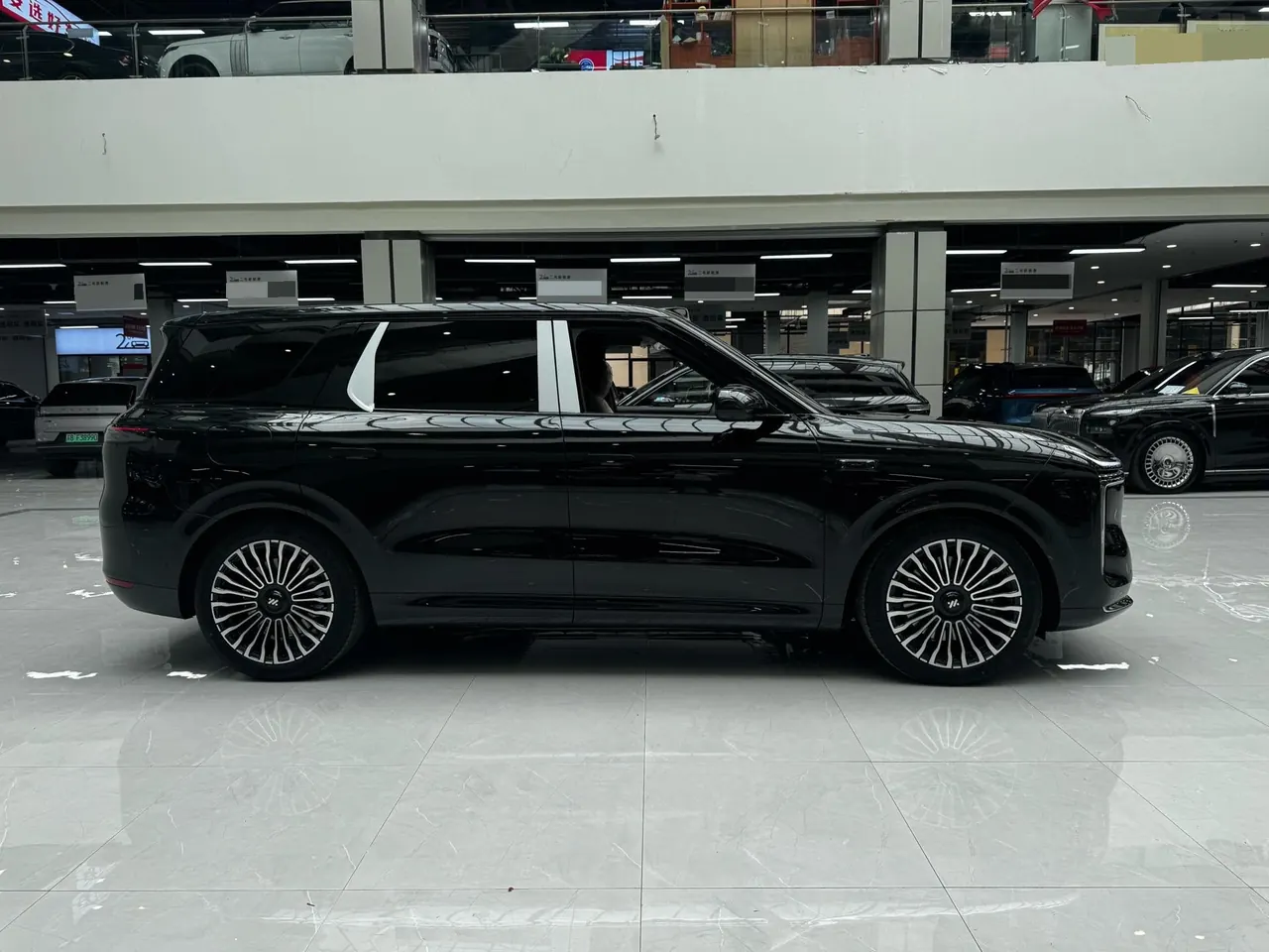 IM 2026 IM LS8 66 Ultra Luxury Six-seat Automatic Gear 4