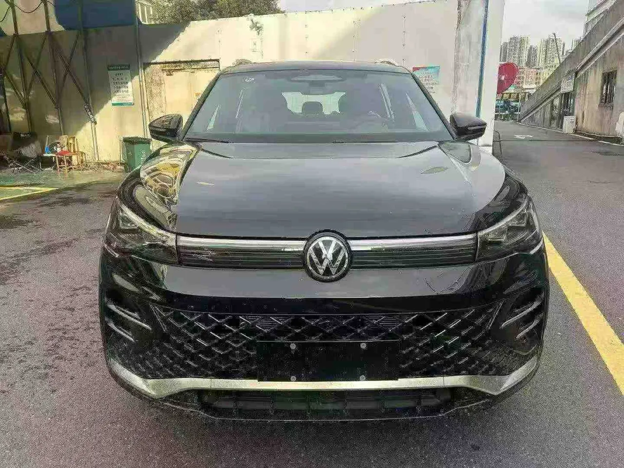 Volkswagen 2026 Tiguan L PRO 2.0TSI 380TSI Front-Wheel-Drive R-Line Prestige Automatic 2