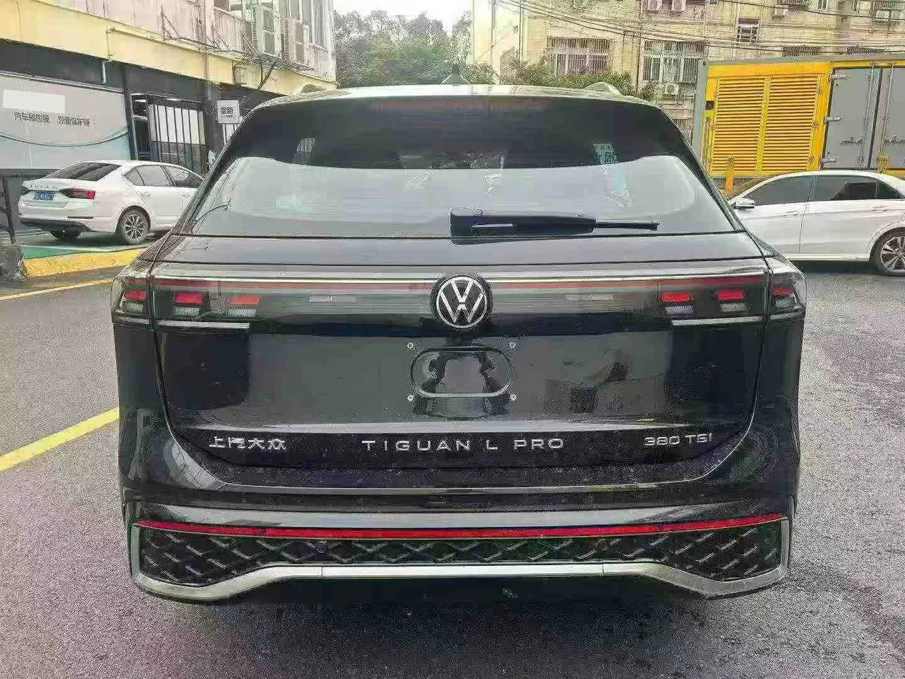 Volkswagen 2026 Tiguan L PRO 2.0TSI 380TSI Front-Wheel-Drive R-Line Prestige Automatic 4