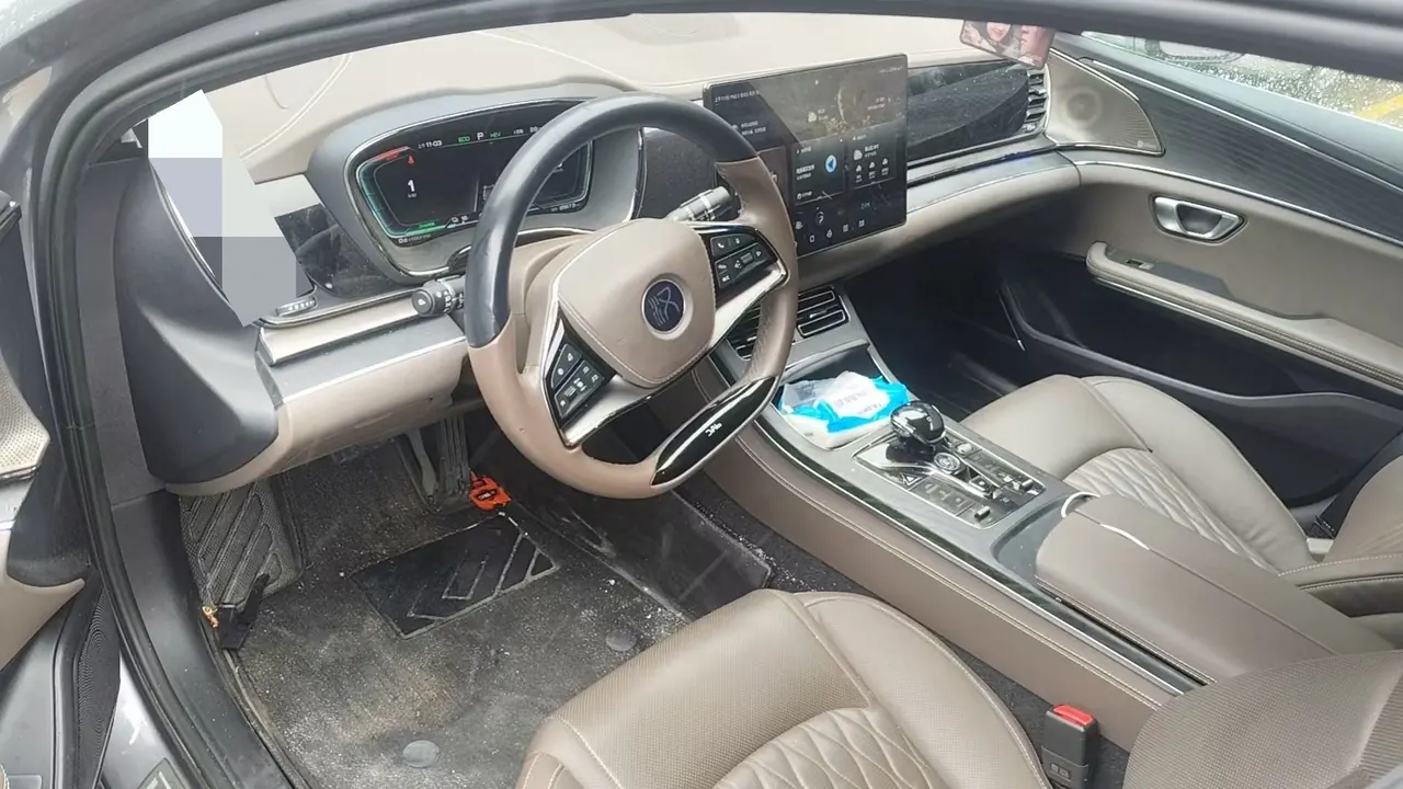 BYD 2020 Han DM 2.0T four-wheel drive performance version luxury automatic gear 4
