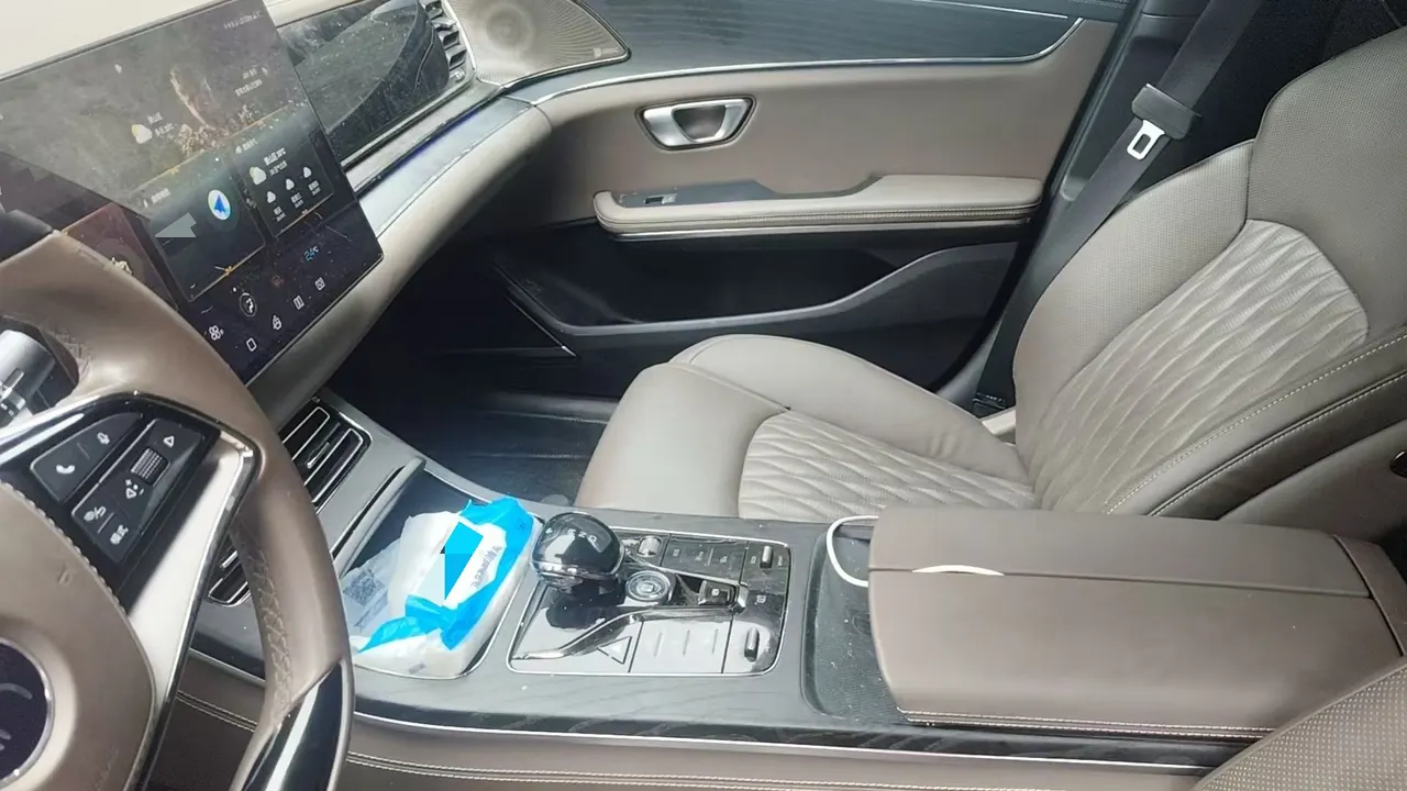 BYD 2020 Han DM 2.0T four-wheel drive performance version luxury automatic gear 5