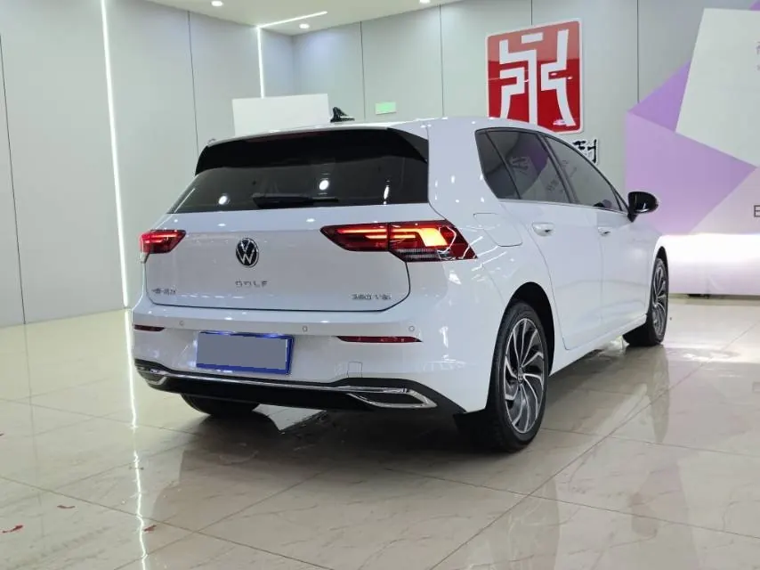 Volkswagen 2024 Golf 8 PRO 1.4TSI Master Edition Automatic Gear 4