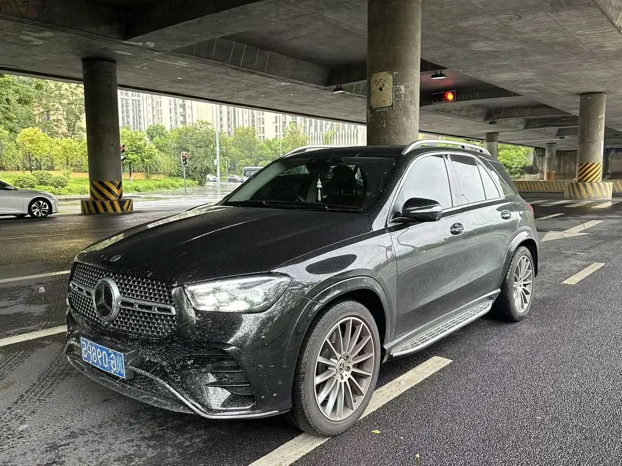 打开图片灯箱:Mercedes Benz GLE (Imported) 2023 GLE 450 4MATIC 48V 2.5T Luxury Automatic Gear