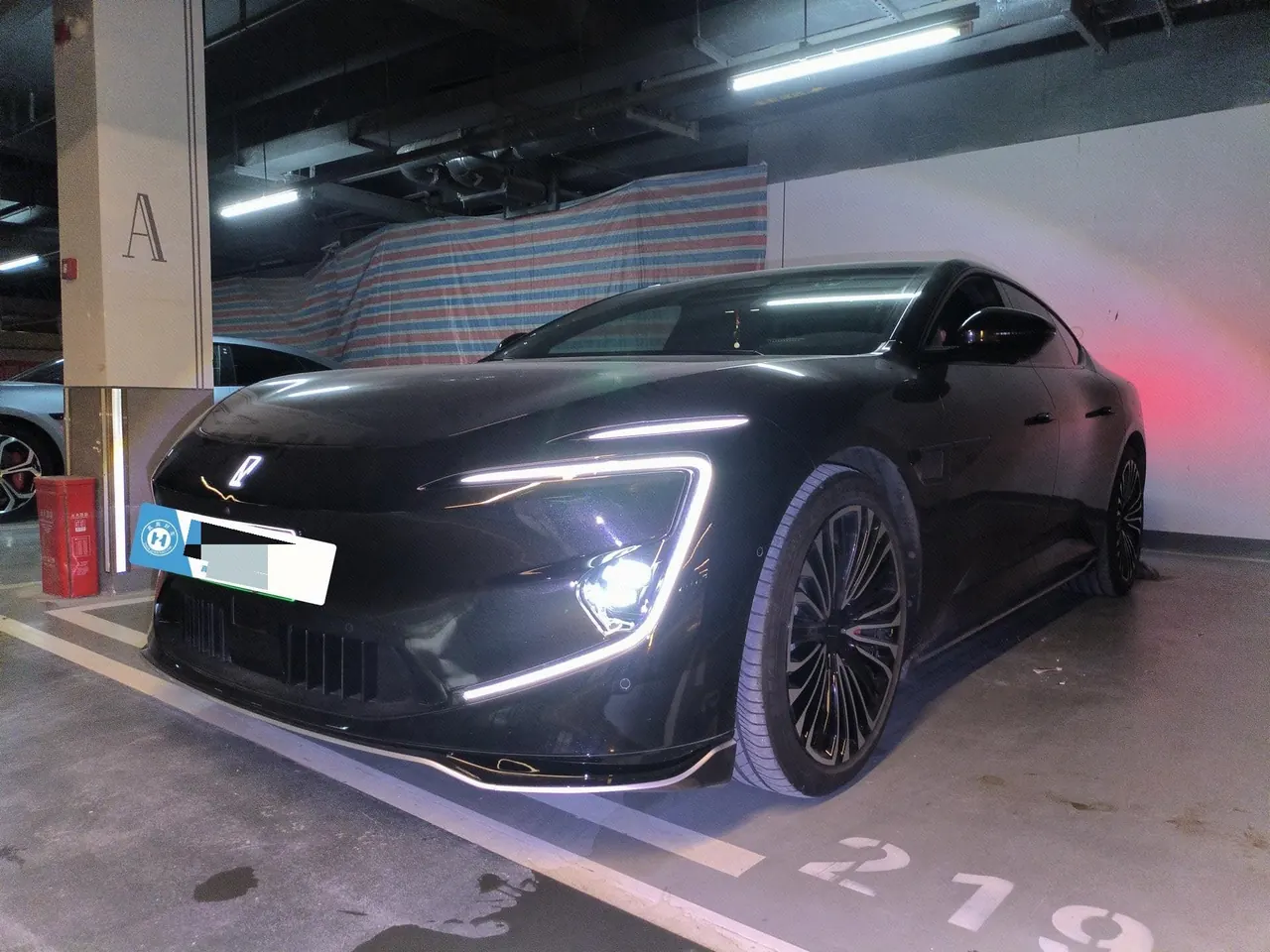 Open image lightbox: Avatr 2023 Avatr 12 650 Three Laser Four-wheel Drive Performance Edition Automatic Gear