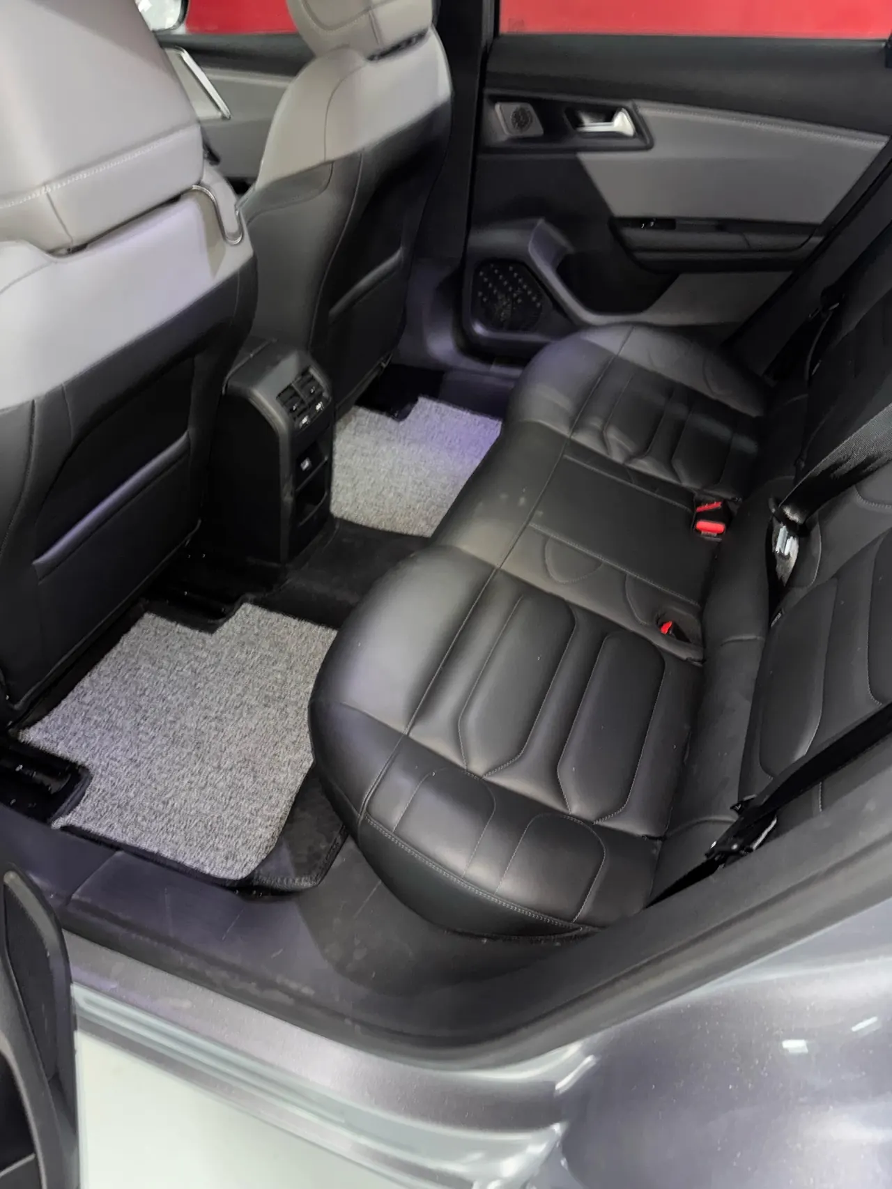 Citroen Versailles C5 X 2022 C5 X 1.6T Enjoy an Uncommon Year of Tiger Opening Edition Automatic Gear 4