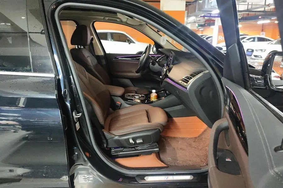 BMW 2023 iX3 leading automatic 4