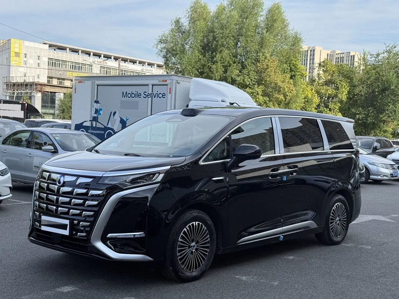 打开图片灯箱:Denza 2026 Denza D9 EV 4WD Flash Charge Honorable Automatic Transmission