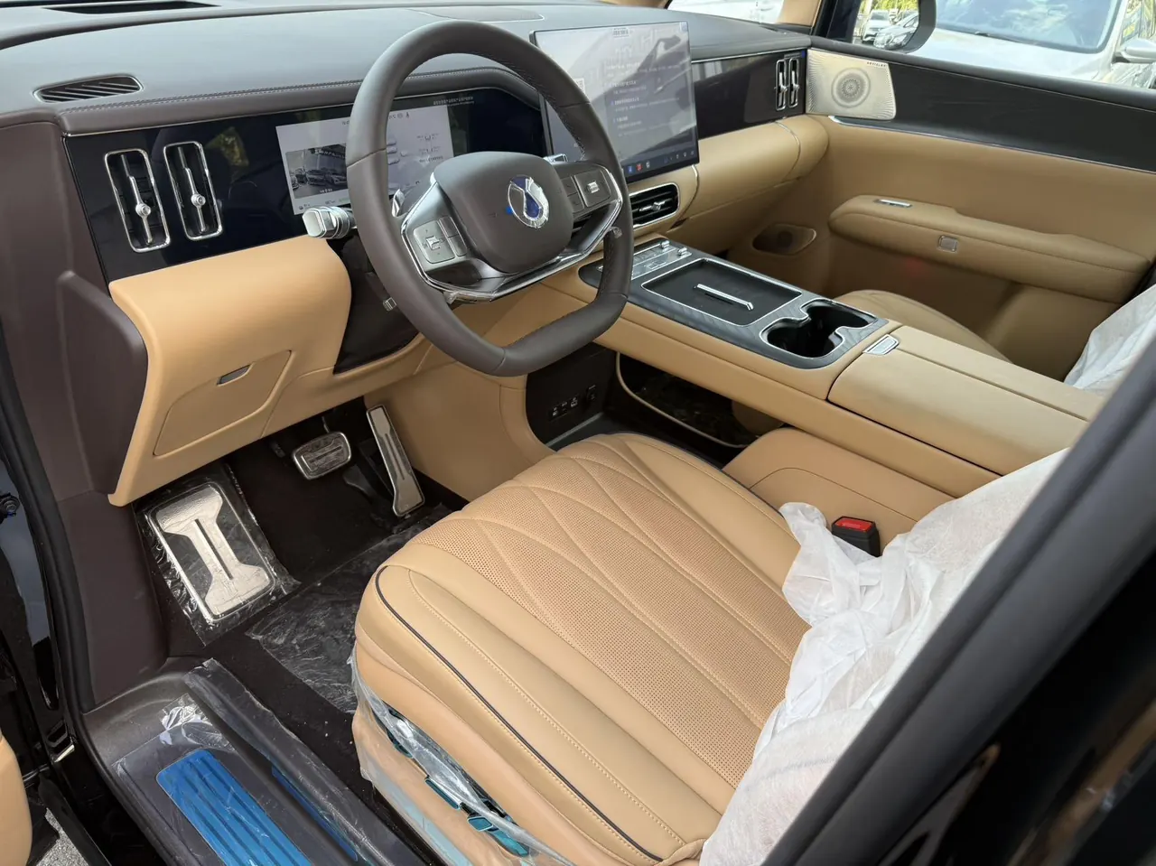 Denza 2026 Denza D9 EV 4WD Flash Charge Honorable Automatic Transmission 7