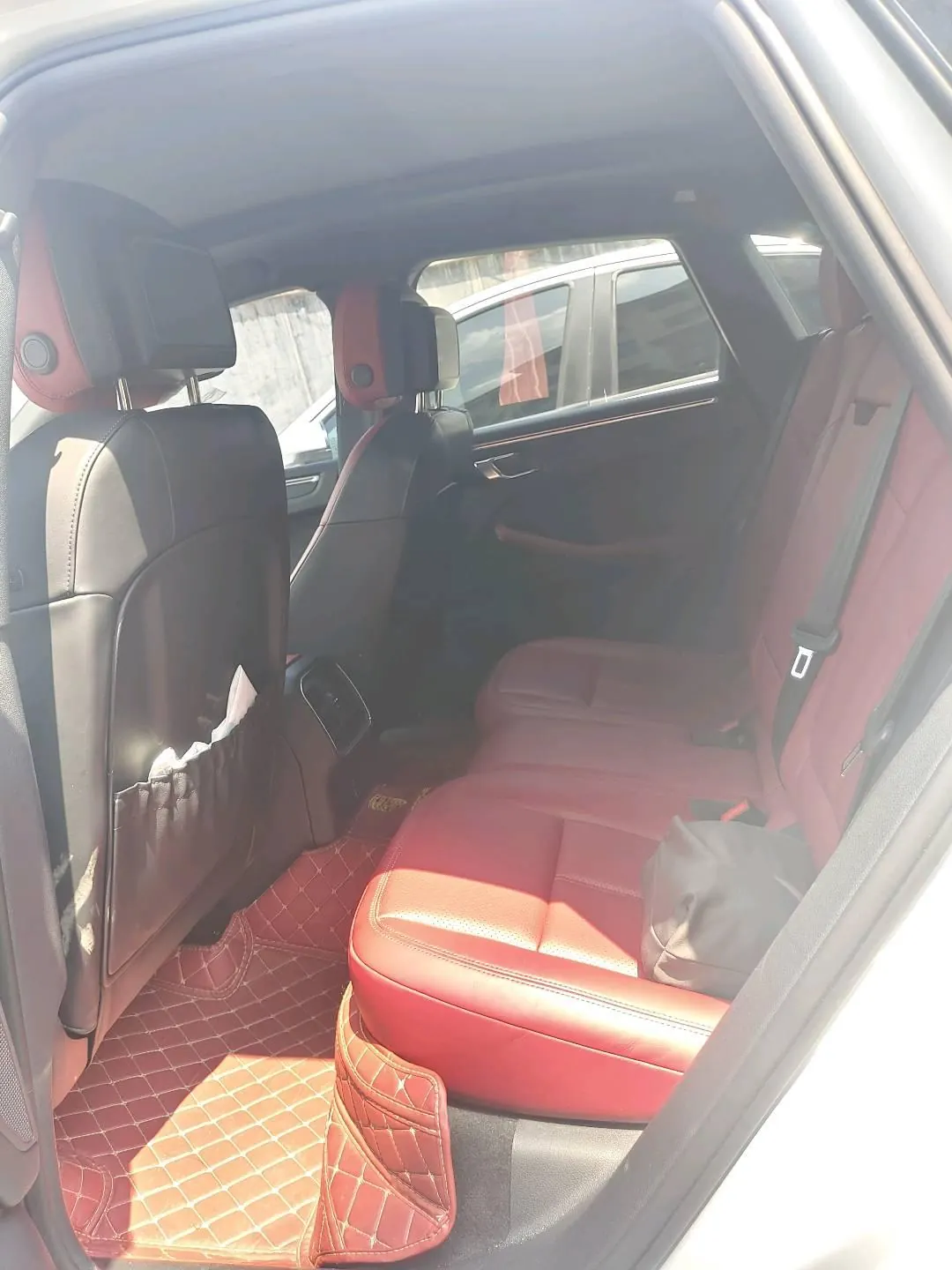 Porsche Macan (Imported) 2023 Macan 2.0T Automatic Gear 5