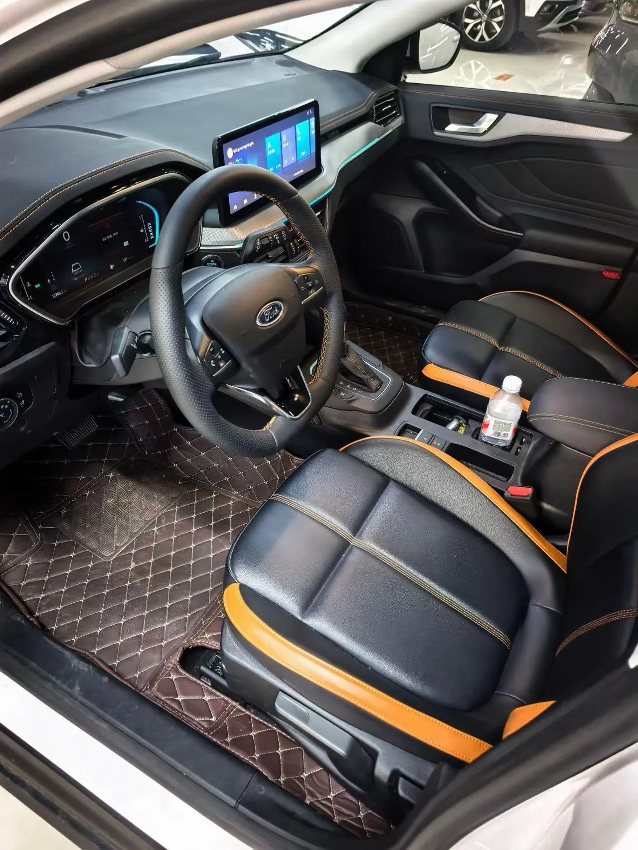 Ford 2022 Fox-hatchback 1.5T EcoBoost 180 Racing Edition Automatic Gear 3