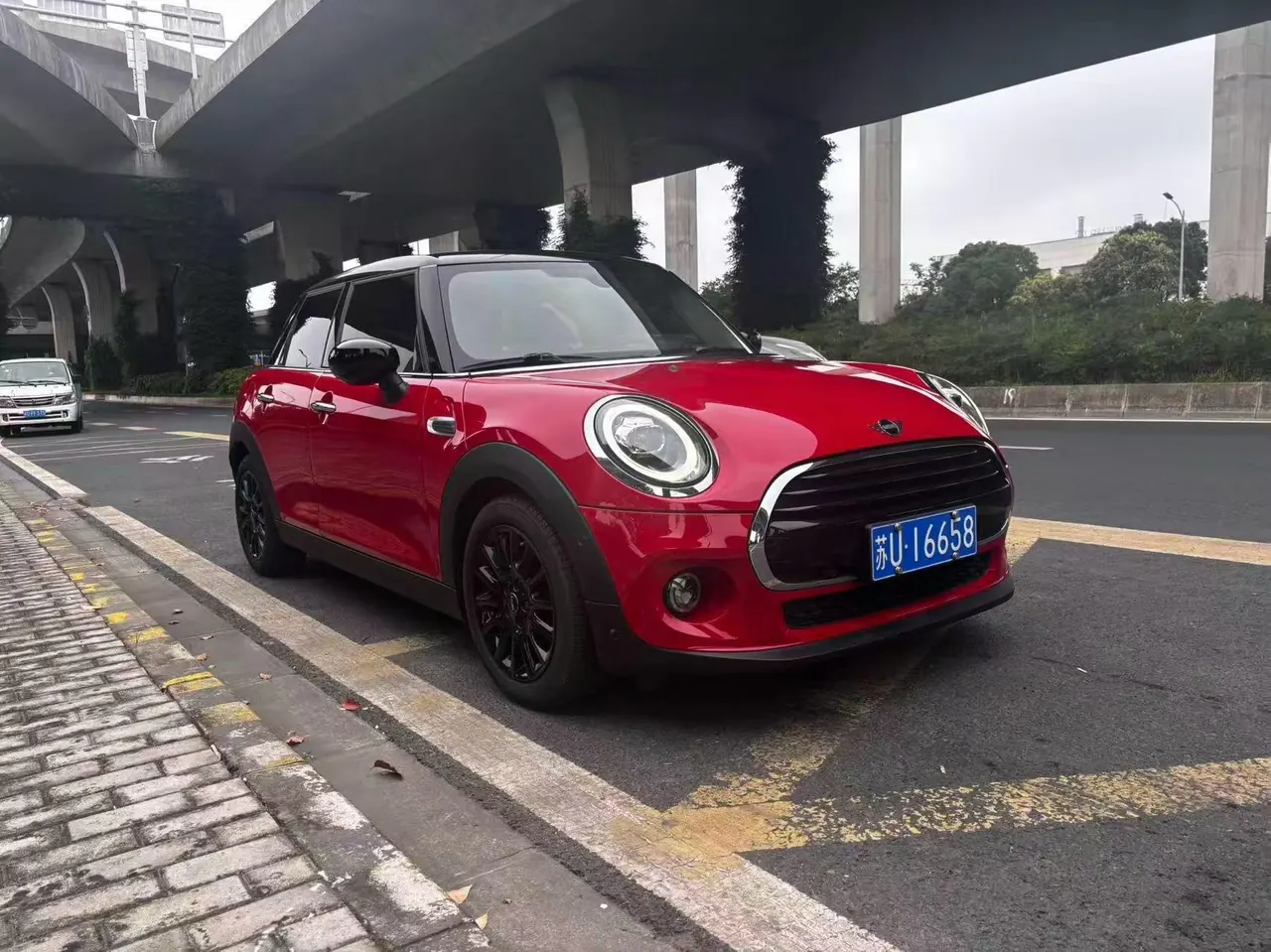 MINI Mini 5-Door (Imported) 2020 Mini Cooper 1.5T Classic Auto 4