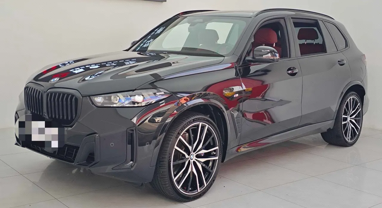 Open image lightbox: BMW 2023 X5 xDrive40Li 48V 3.0T M sports obsidian night suit automatic gear