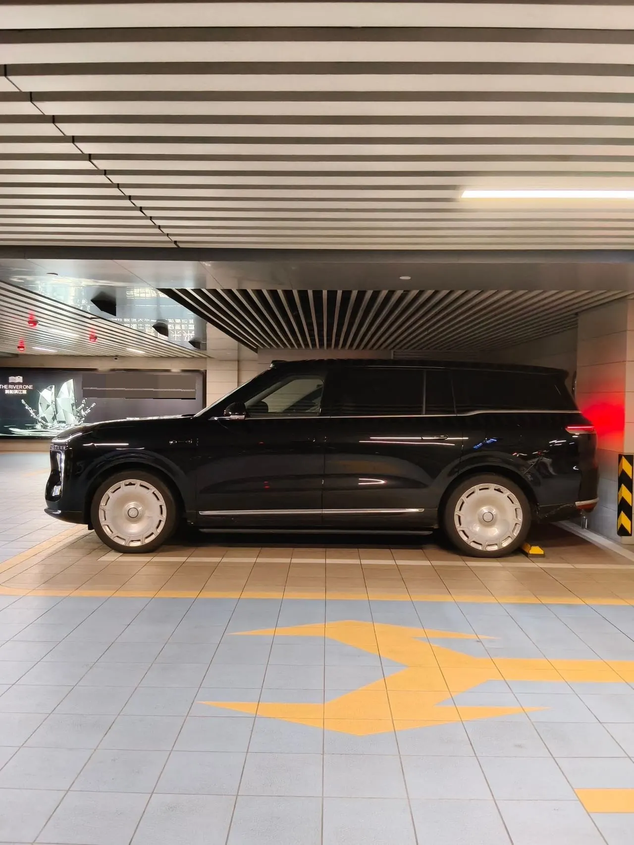 IM 2026 IM LS9 52 Ultra Automatic 2