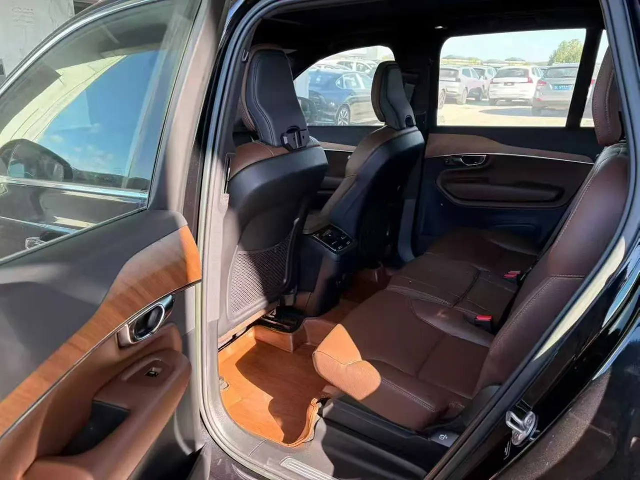 Volvo XC90 (Imported) 2022 XC90 48V 2.0T B5 Zhixing Deluxe Edition 7-seat Automatic Gear 6