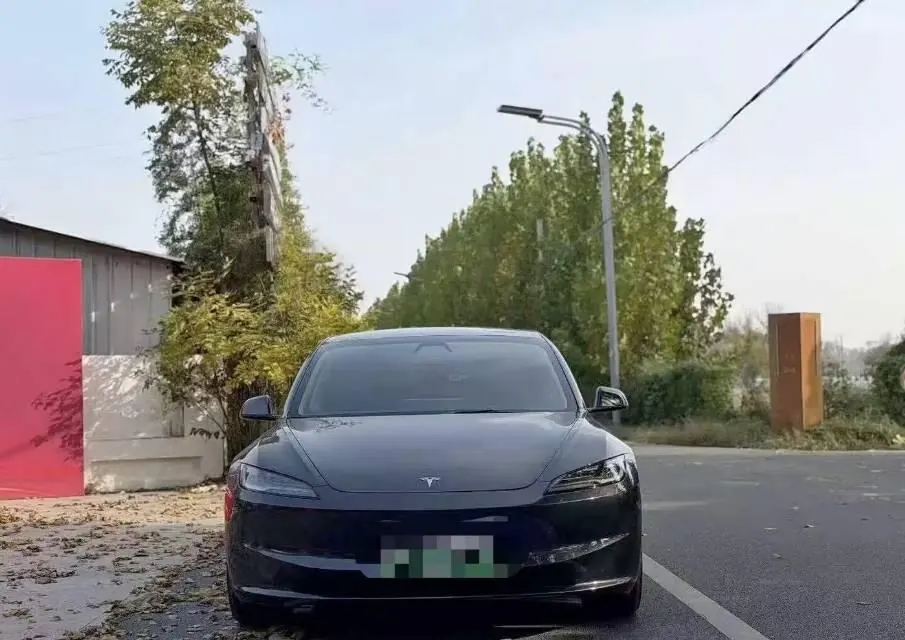 Tesla 2025 Model 3 rear-wheel drive version of automatic transmission 2