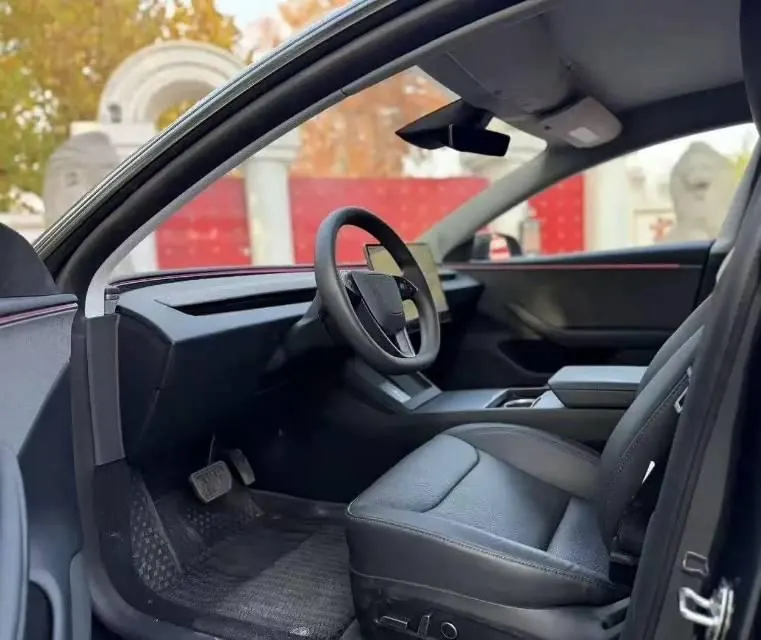 Tesla 2025 Model 3 rear-wheel drive version of automatic transmission 3