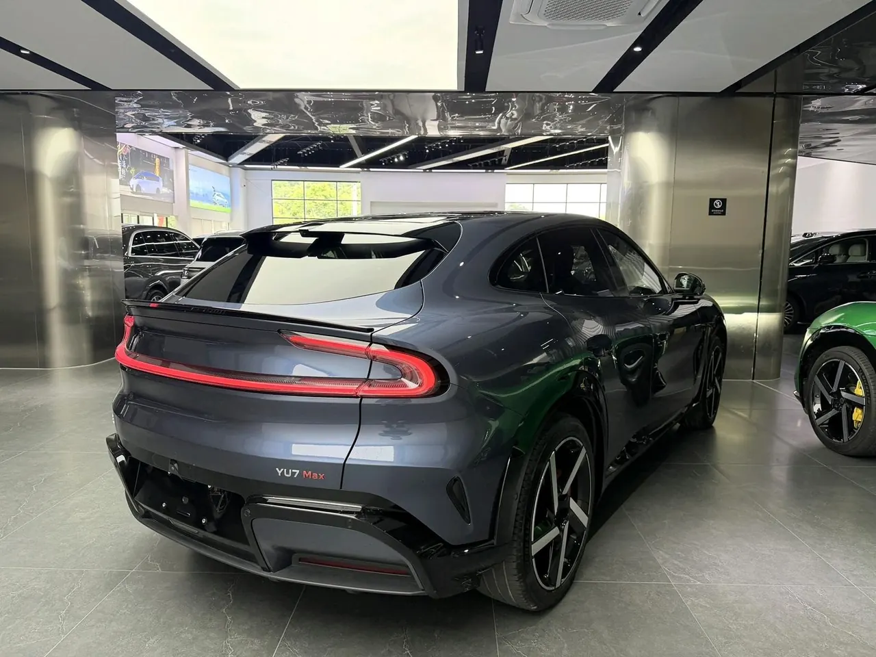 MI 2025 YU7 Long Endurance High Performance Four-wheel Drive Max Edition Automatic Gear 4
