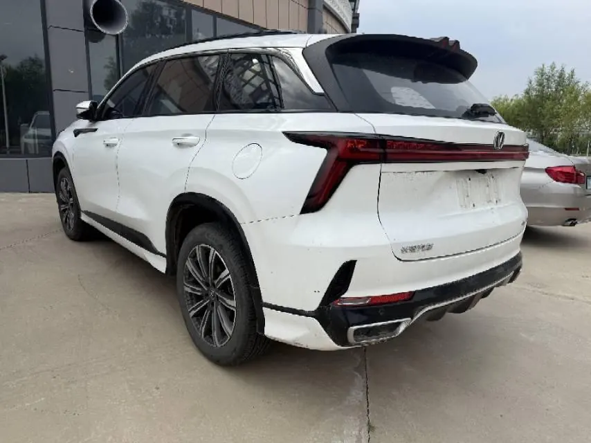 ChangAn 2023 CS75 PLUS 1.5T Prestige Automatic 4