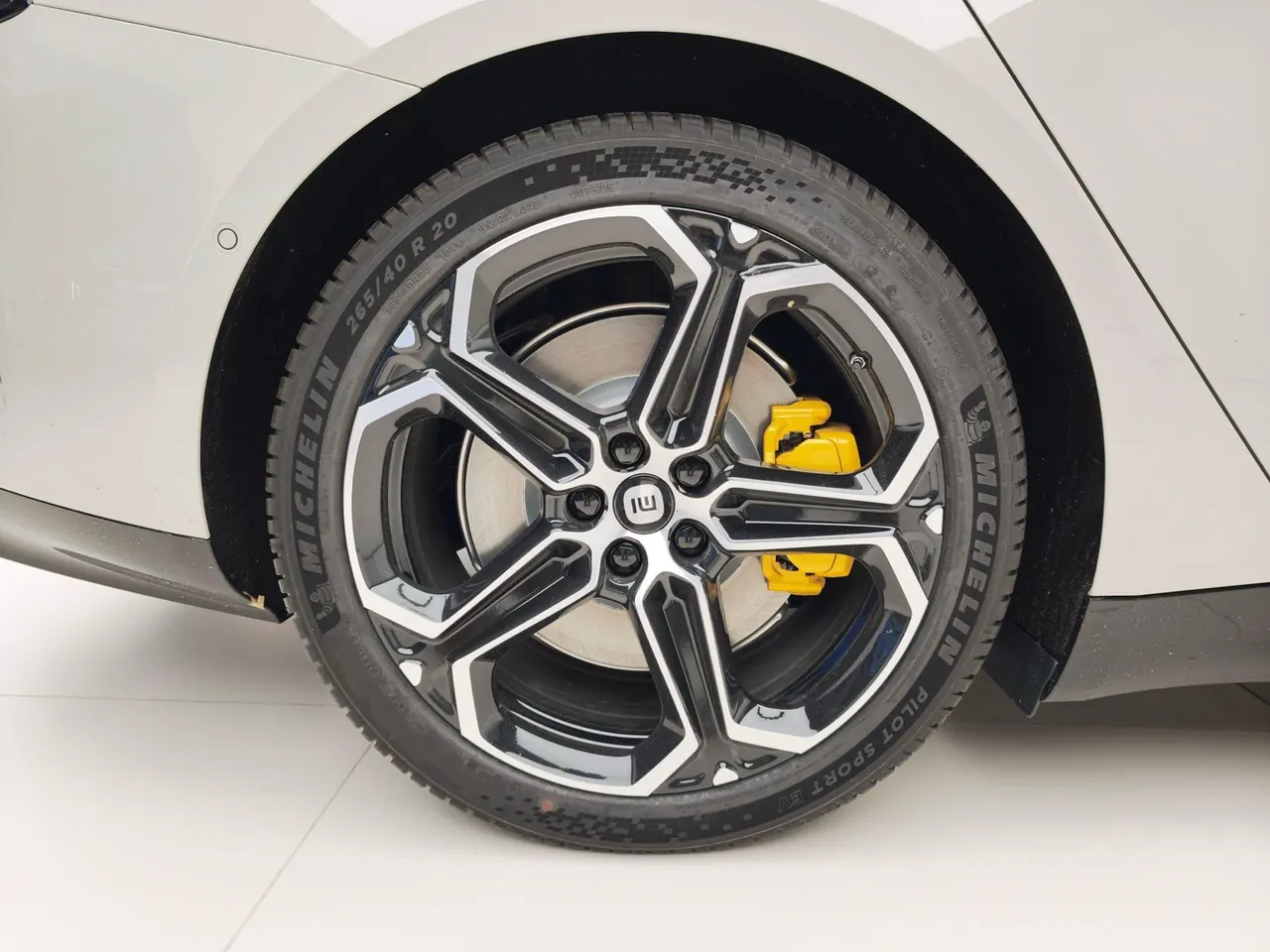 MI 2026 SU7 Standard Edition Automatic Gear 15