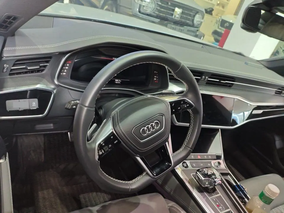 Audi 2024 A7L 2.0TFSI 45TFSI Quattro RS Kit Racing Edition Automatic 5