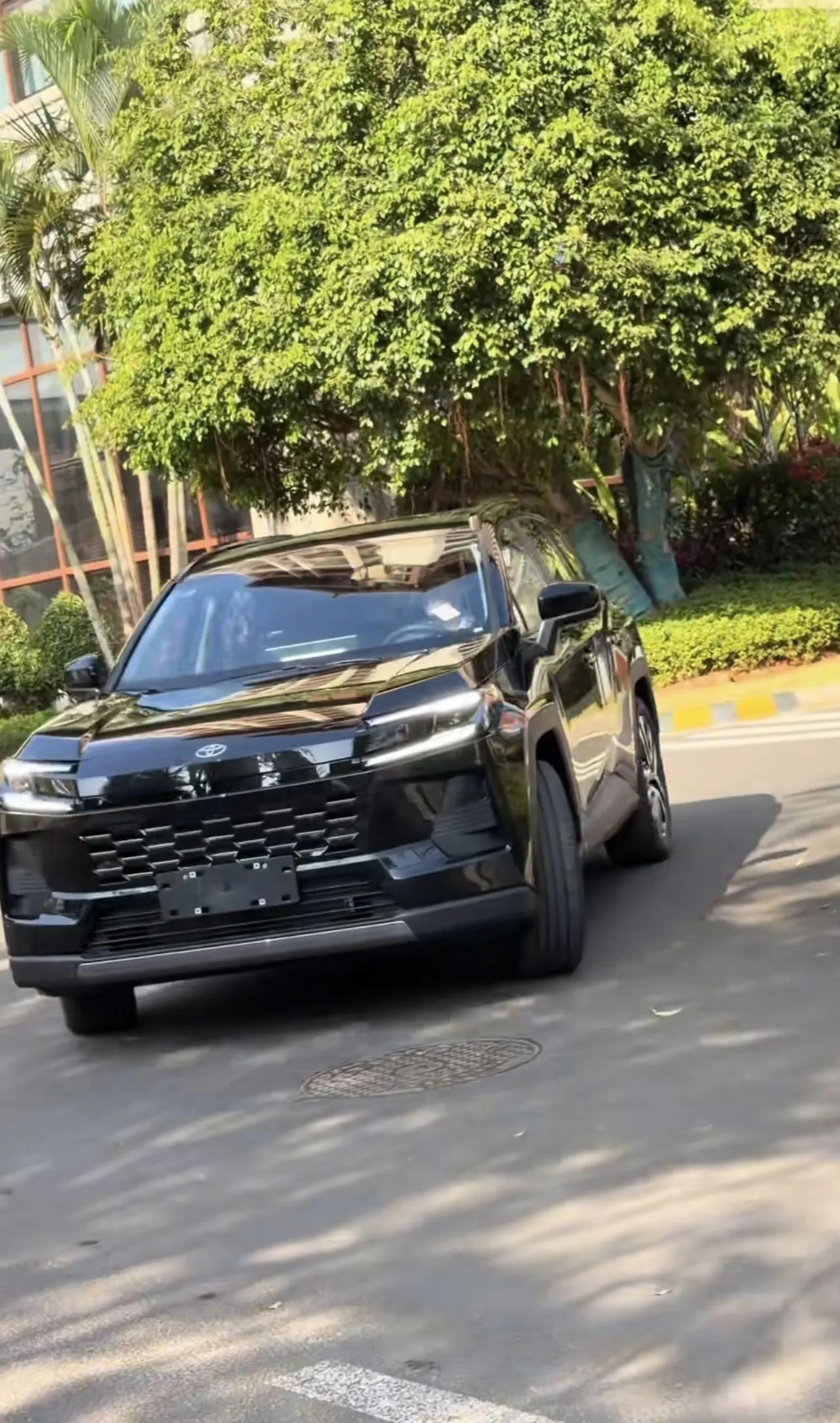 Open image lightbox: Toyota 2026 Weilanda Dual Engine 2.0 Stepless Intelligent Electric Hybrid PRO Automatic Gear